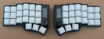 image of corne &rsquo;eyelash&rsquo; 40% w/ e-ink screens & 26g switches keyboard